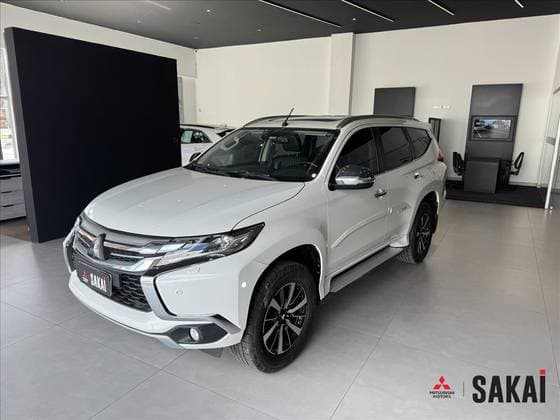 Carro 2.4 16V MIVEC TURBO DIESEL HPE AWD AUTOMÁTICO