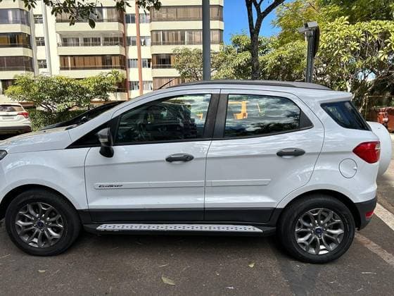 Carro 1.6 FREESTYLE 16V FLEX 4P MANUAL