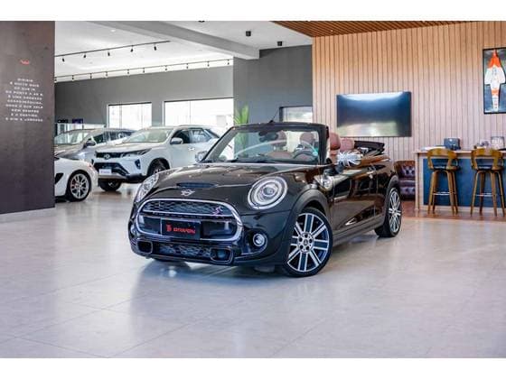 Carro 2.0 16V TWINPOWER GASOLINA S CABRIO STEPTRONIC
