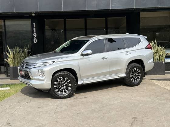 Carro 2.4 16V MIVEC TURBO DIESEL HPE-S AWD AUTOMÁTICO
