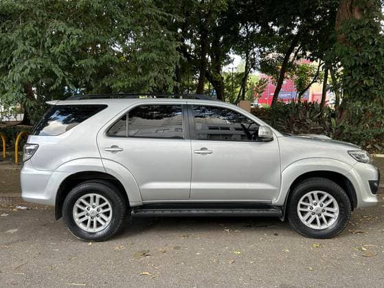 Carro 3.0 SRV 4X4 7 LUGARES 16V TURBO INTERCOOLER DIESEL 4P AUTOMÁTICO