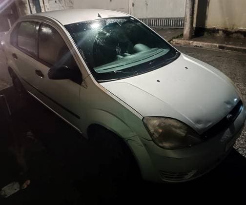 Carro 1.6 MPI FIRST SEDAN 8V FLEX 4P MANUAL