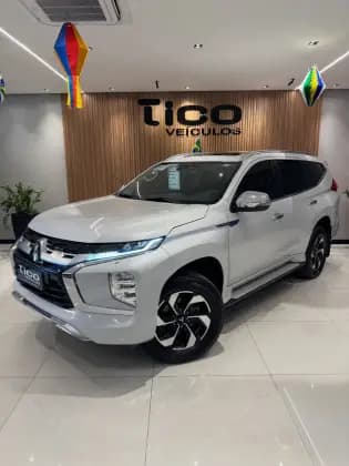 Carro 2.4 16V MIVEC TURBO DIESEL HPE-S AWD AUTOMÁTICO