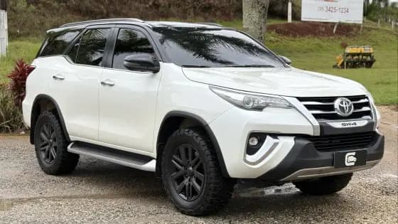 Carro 2.8 SRX DIAMOND 4X4 7 LUGARES 16V TURBO INTERCOOLER DIESEL 4P AUTOMÁTICO