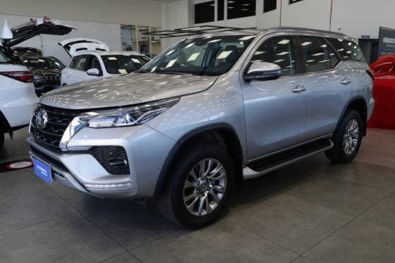 Carro 2.8 D-4D TURBO DIESEL SRX 4X4 AUTOMÁTICO