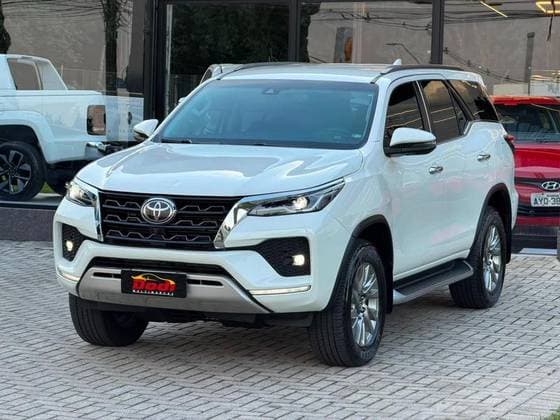 Carro 2.8 D-4D TURBO DIESEL SRX 7L 4X4 AUTOMÁTICO