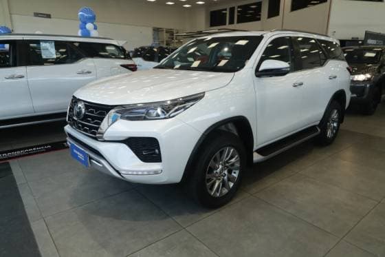 Carro 2.8 D-4D TURBO DIESEL SRX 7L 4X4 AUTOMÁTICO