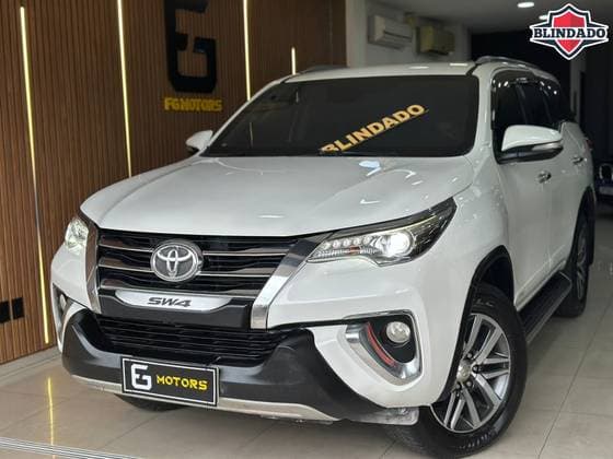 Carro 2.8 SRX 4X4 7 LUGARES 16V TURBO INTERCOOLER DIESEL 4P AUTOMÁTICO