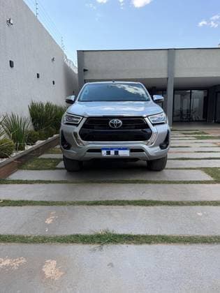 Carro 2.8 D-4D TURBO DIESEL CD SRX 4X4 AUTOMÁTICO