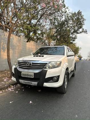 Carro 3.0 SRV 4X4 7 LUGARES 16V TURBO INTERCOOLER DIESEL 4P AUTOMÁTICO
