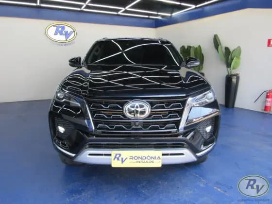 Carro 2.8 D-4D TURBO DIESEL DIAMOND 7L 4X4 AUTOMÁTICO
