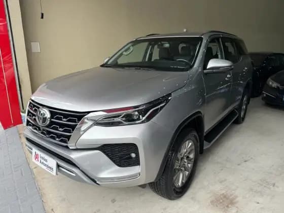 Carro 2.8 D-4D TURBO DIESEL SRX 7L 4X4 AUTOMÁTICO