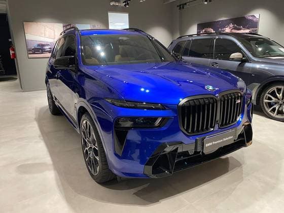 Carro 4.4 V8 GASOLINA M60i STEPTRONIC