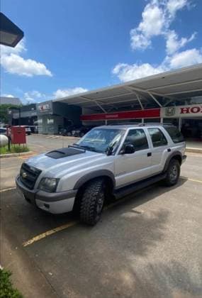 Carro 2.8 DLX 4X4 12V TURBO INTERCOOLER DIESEL 4P MANUAL