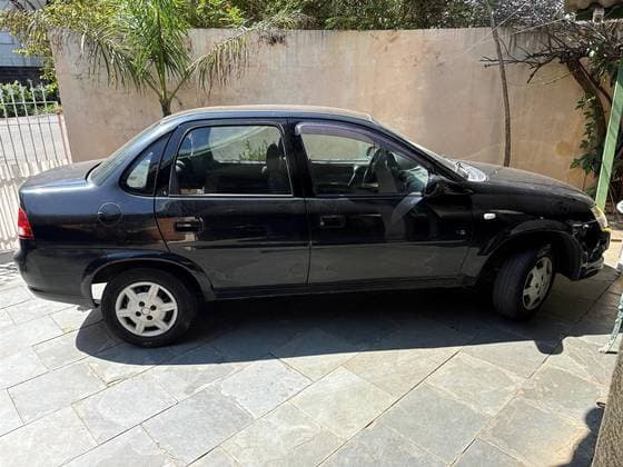 Carro 1.0 MPFI LS 8V FLEX 4P MANUAL