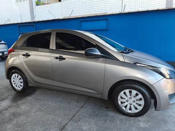 Carro 1.0 COMFORT 12V FLEX 4P MANUAL