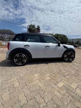 Carro 1.6 S CLUBMAN HAMPTON 16V TURBO GASOLINA 3P AUTOMÁTICO