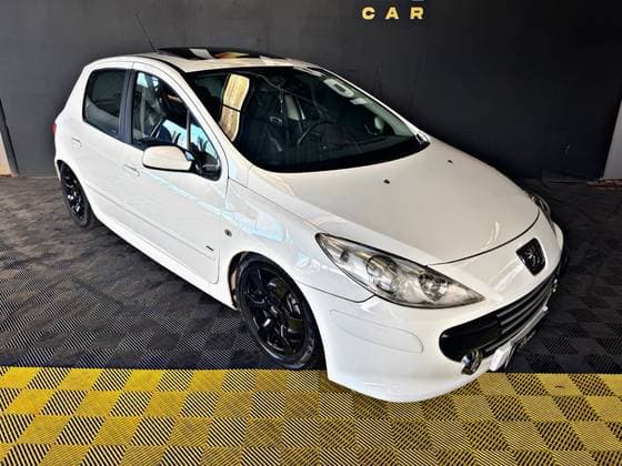 Carro 2.0 PRESENCE PACK SEDAN 16V FLEX 4P AUTOMÁTICO