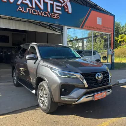 Carro 2.8 D-4D TURBO DIESEL SRX 4X4 AUTOMÁTICO