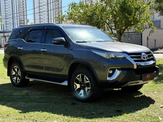 Carro 2.8 SRX DIAMOND 4X4 7 LUGARES 16V TURBO INTERCOOLER DIESEL 4P AUTOMÁTICO