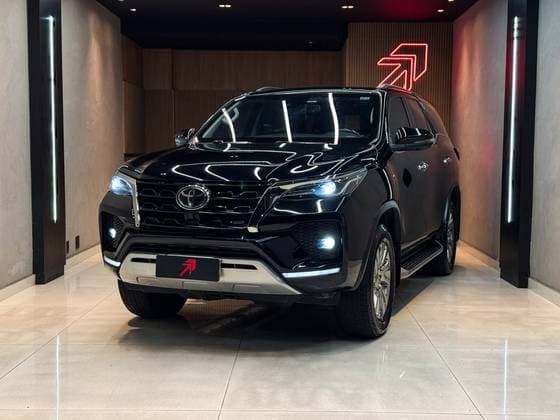 Carro 2.8 D-4D TURBO DIESEL SRX 7L 4X4 AUTOMÁTICO