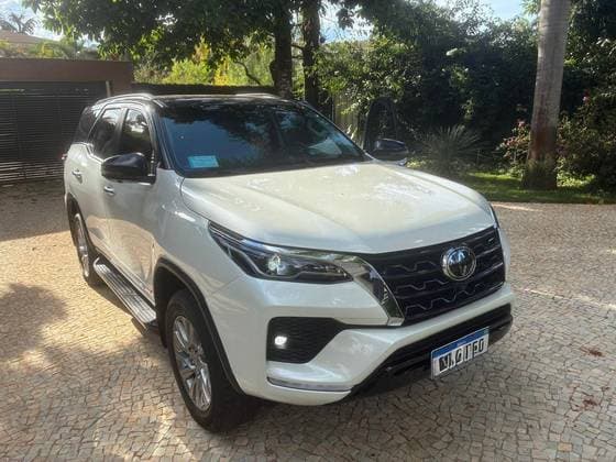 Carro 2.8 D-4D TURBO DIESEL SRX 7L 4X4 AUTOMÁTICO