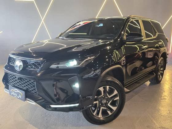 Carro 2.8 D-4D TURBO DIESEL SRX PLATINUM 7L 4X4 AUTOMÁTICO