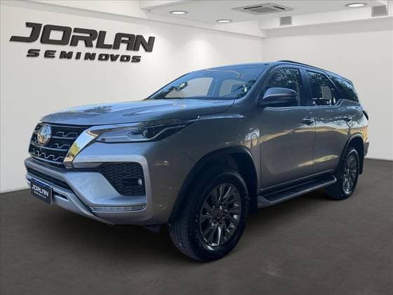 Carro 2.8 D-4D TURBO DIESEL SRX 7L 4X4 AUTOMÁTICO