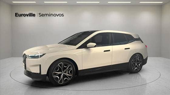 Carro ELÉTRICO XDRIVE40