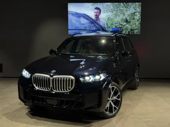 Carro 3.0 I6 TURBO HÍBRIDO XDRIVE50E M SPORT AUTOMÁTICO
