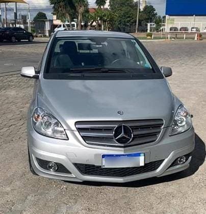 Carro 1.7 8V GASOLINA 4P AUTOMÁTICO