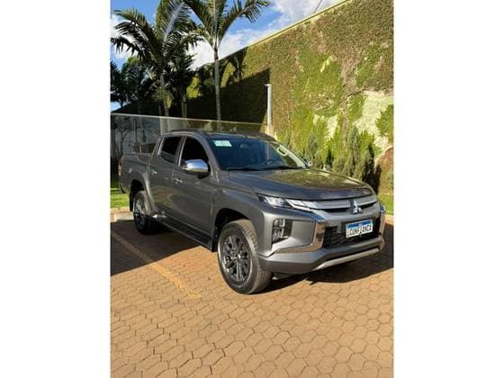 Carro 2.4 BITURBO DIESEL CD HPE 4X4 AUTOMÁTICO