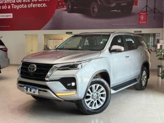 Carro 2.8 D-4D TURBO DIESEL SRX 4X4 AUTOMÁTICO