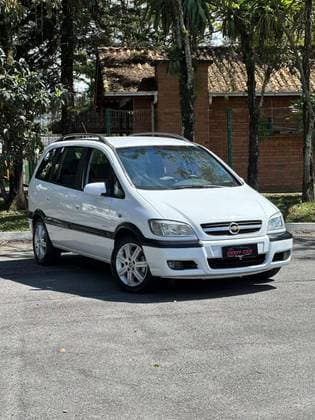 Carro 2.0 MPFI ELEGANCE 8V FLEX 4P AUTOMÁTICO
