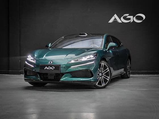 Carro 100 KW ELÉTRICO AWD