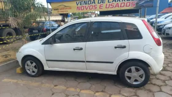 Carro 1.6 MPI FIRST HATCH 8V FLEX 4P MANUAL