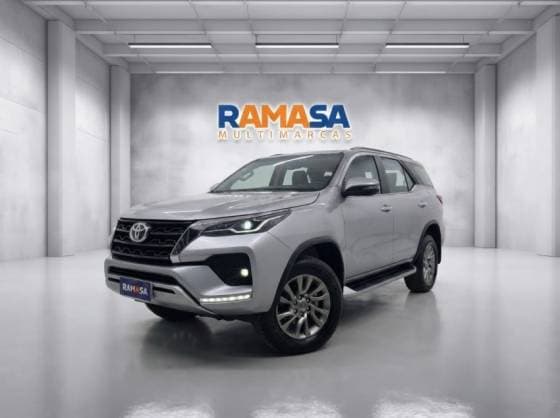Carro 2.8 D-4D TURBO DIESEL GR-S 7L 4X4 AUTOMÁTICO