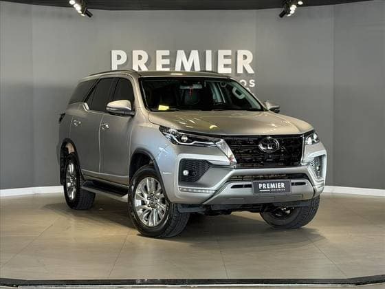 Carro 2.8 D-4D TURBO DIESEL SRX 7L 4X4 AUTOMÁTICO