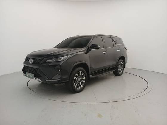 Carro 2.8 D-4D TURBO DIESEL SRX PLATINUM 4X4 AUTOMÁTICO