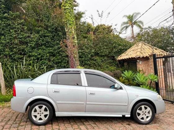 Carro 2.0 MPFI ADVANTAGE 8V FLEX 4P MANUAL