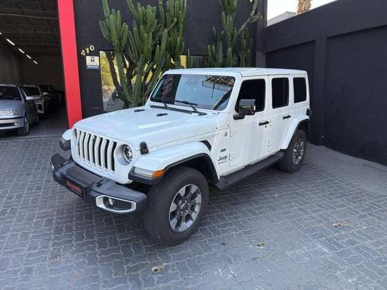 Carro 2.0 TURBO GASOLINA SAHARA 4P 4X4 AT8