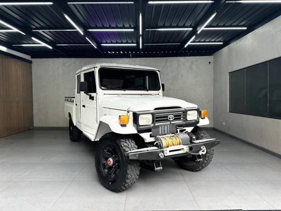 Carro 3.7 BJ50LV-B 4X4 CHASSI LONGO DIESEL 2P MANUAL