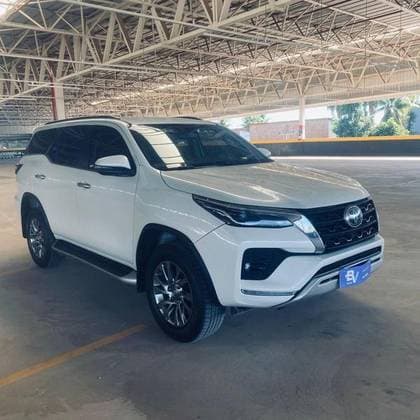 Carro 2.7 VVT-i FLEX CD SR 4X2 AUTOMÁTICO