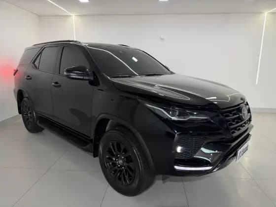 Carro 2.8 D-4D TURBO DIESEL SRX 7L 4X4 AUTOMÁTICO