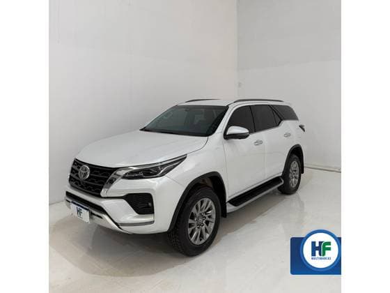Carro 2.8 D-4D TURBO DIESEL SRX 7L 4X4 AUTOMÁTICO