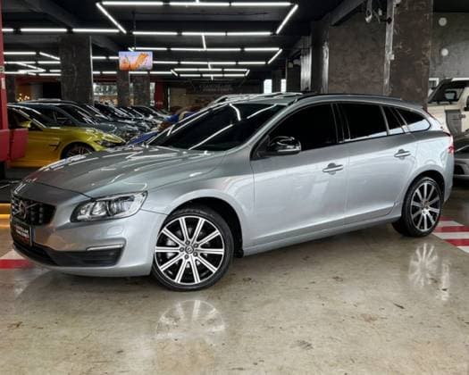 Carro 2.0 T5 MOMENTUM TURBO GASOLINA 4P AUTOMÁTICO