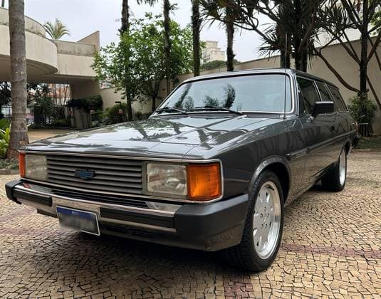 Carro 2.5 COMODORO 8V GASOLINA 2P MANUAL