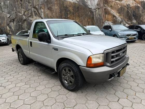Carro 3.9 XL 4X2 CS DIESEL 2P MANUAL