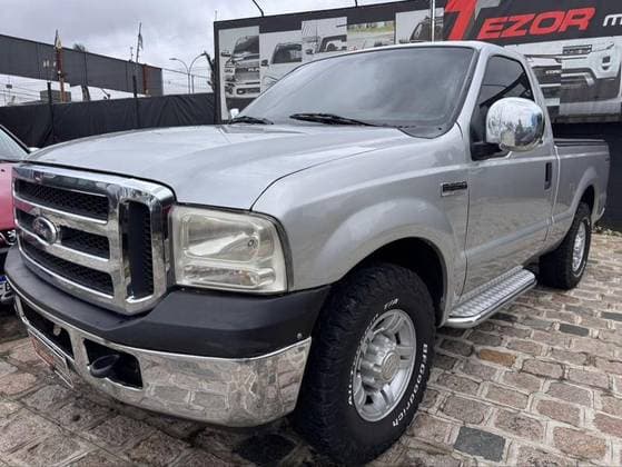 Carro 3.9 XLT 4X2 CS DIESEL 2P MANUAL