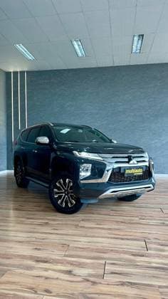 Carro 2.4 16V MIVEC TURBO DIESEL HPE-S AWD AUTOMÁTICO